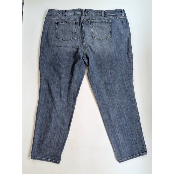 Torrid Boyfriend Premium Stretch Jeans 24R Medium Wash Cropped Distressed - Picture 5 of 12